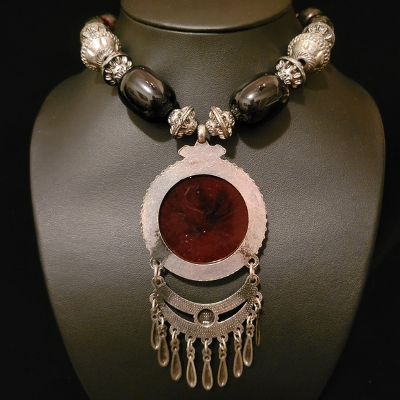 Estate Bohemian Faux Stone Pendent Beaded Necklace - Picture 6 of 7